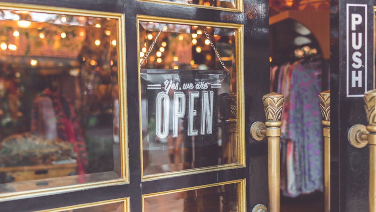 Conto vendita: cos'è e perché i franchising del settore hanno successo